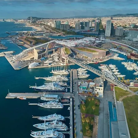 Hotel en barco Spacious And Cozy Caribbean Boat In Barcelona With Tour Option *