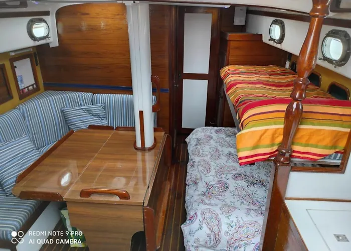 Spacious And Cozy Caribbean Boat In Barcelona With Tour Option Botel *